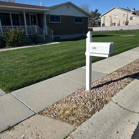 yard maintenance by Tru reviewed on August 21, 2025