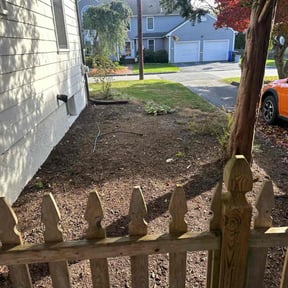 Leaf Removal by Yanez Brothers Landscaping reviewed on October 1, 2025