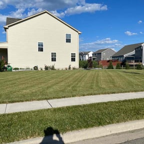 grass cutting by Verde Lawn and Property Management reviewed on April 15, 2025