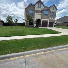 grass cutting by Emerald Green Property Management LLC reviewed on September 15, 2023