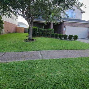 yard service by RK Lawncare reviewed on August 18, 2025