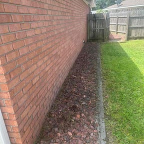 Flower Bed Weeding by Lawn Monsters reviewed on November 20, 2025