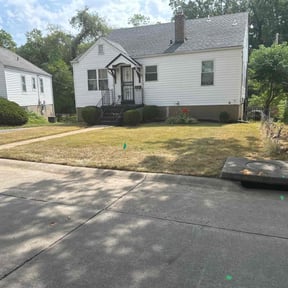 Bush Trimming by Joe&#039;s Home Services reviewed on October 22, 2025