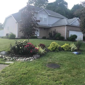 landscape maintenance by Haygood Cleaning, Painting & Lawn Care LLC reviewed on August 19, 2025
