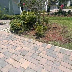 Flower Bed Weeding by Sousa Lawn Care reviewed on August 18, 2026