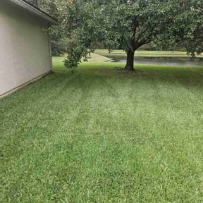 landscape maintenance by L & J Landscaping reviewed on August 15, 2025