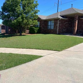 landscape maintenance by Iroc's Lawn Care reviewed on August 17, 2025