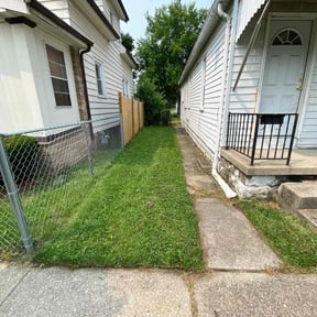 lawn maintenance by Mowing Maxx Lawn Care Services reviewed on March 14, 2024