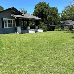 lawn care services by Legend Steven reviewed on June 30, 2022