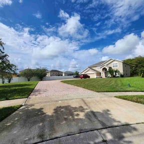 lawn care services by George Islas reviewed on March 30, 2024