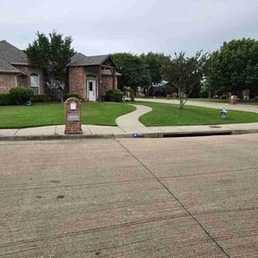 yard service by S&P Lawn maintenance LLC reviewed on August 15, 2025