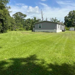 landscaping by Alan's Mowing reviewed on August 17, 2025