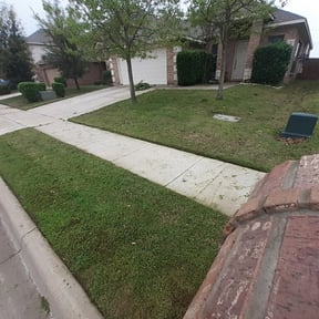 Bush Trimming by GreenCut Lawn Care reviewed on August 18, 2025