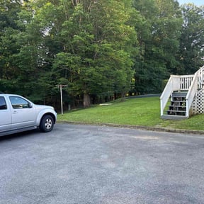 lawn care services by TOMS - Total Outdoor Maintenance reviewed on August 20, 2025