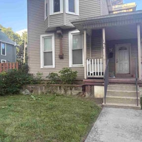 Bush Trimming by Rios Enterprise Lawn Mowing Services LLC reviewed on January 22, 2026