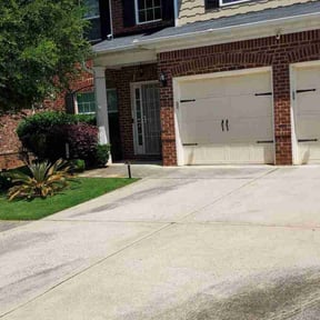 gardening service by Dinos Lawn Service reviewed on August 19, 2025