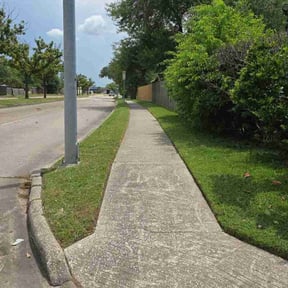 lawn maintenance by Smack Down lawns and tractor services reviewed on January 16, 2023