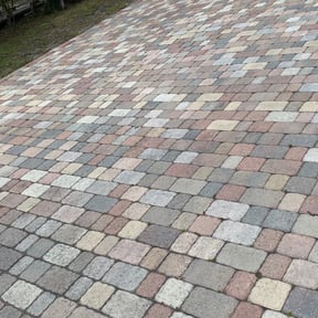 Flower Bed Weeding by Freshcoat reviewed on August 17, 2025