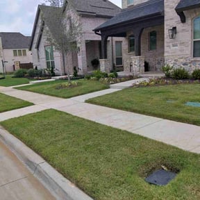 lawn service by Texas Rose Lawn Care reviewed on August 20, 2025