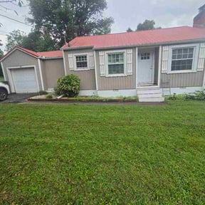 Flower Bed Weeding by Helping Hand Handyman Services reviewed on July 29, 2026