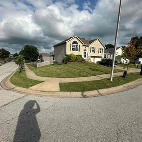 landscape maintenance by Swayne’s Lawncare LLC reviewed on August 18, 2025