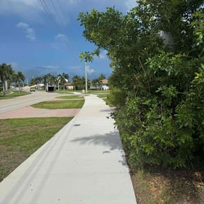 Bush Trimming by Kickin&#039; Your Grass reviewed on October 20, 2025