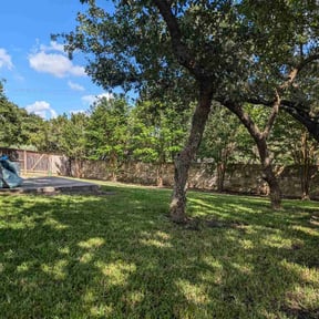 gardening service by Familia Salazar Landscaping & Flooring reviewed on August 21, 2025