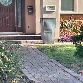 Flower Bed Weeding by Omar Norris reviewed on August 20, 2025