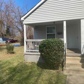 Bush Trimming by FreshStartMHC reviewed on March 8, 2026