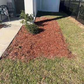 Flower Bed Weeding by LONE STAR LAWN CARE SERVICES reviewed on August 21, 2025