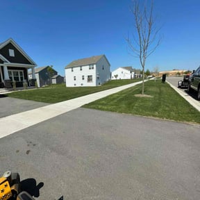 grass cutting by Midwest Lawn Care reviewed on August 27, 2024
