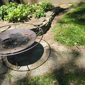 Flower Bed Weeding by Sousa Lawn Care reviewed on June 2, 2026