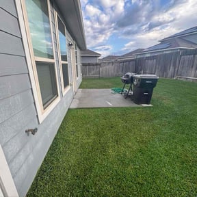 residential landscaping by RTH Lawn Service & Landscaping LLC reviewed on August 19, 2025