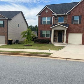 residential landscaping by Total Landscaping reviewed on August 21, 2025