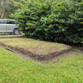 Flower Bed Weeding by INDIVIDUAL reviewed on August 15, 2026