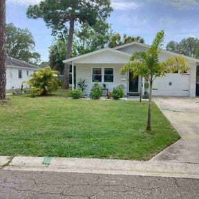 residential landscaping by Finish Line Lawns llc. reviewed on August 18, 2025