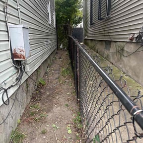 Bush Trimming by Mr fixall reviewed on August 16, 2025