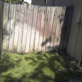Bush Trimming by R J Lawn Care reviewed on August 20, 2025