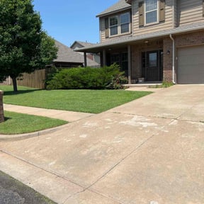 yard work by Smith lawn service reviewed on April 14, 2025
