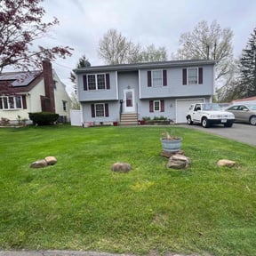 yard maintenance by ZKS Lawn Service reviewed on August 21, 2025