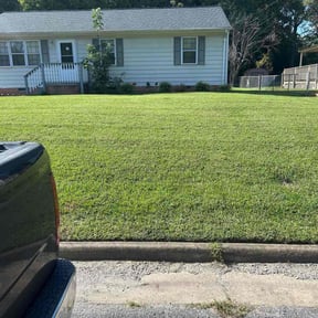 lawn care services by Freel&#039;s Lawn Care reviewed on December 30, 2023