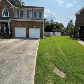residential landscaping by No name reviewed on August 18, 2025