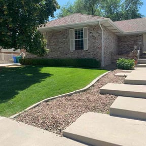 Flower Bed Weeding by Trip reviewed on August 16, 2025