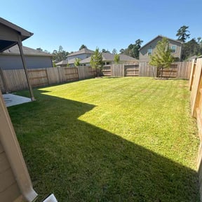 lawn care services by A Southern Cut Lawn Service reviewed on August 7, 2024