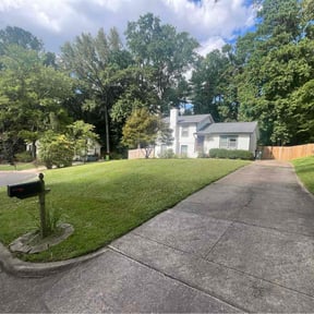 lawn maintenance by B&C Lawn and Landscaping LLC reviewed on September 18, 2024