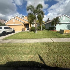 Flower Bed Weeding by Js Lawn Care reviewed on November 19, 2025