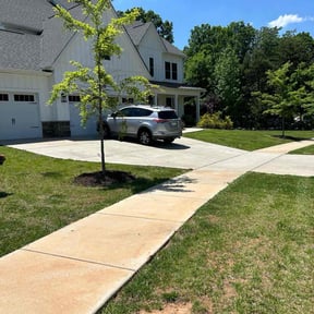 residential landscaping by Abney's lawncare reviewed on August 20, 2025