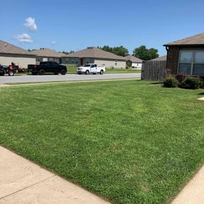 lawn care services by Diverse Capital Fence and Lawn Services reviewed on September 6, 2024