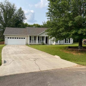 yard maintenance by GSE Lawn Care reviewed on August 20, 2025
