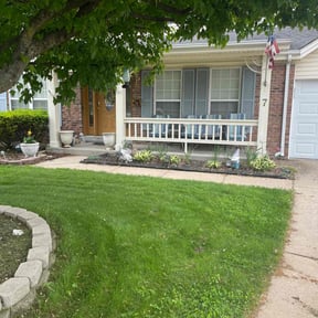 yard work by Ramiro&#039;s Lawn Care reviewed on November 20, 2025